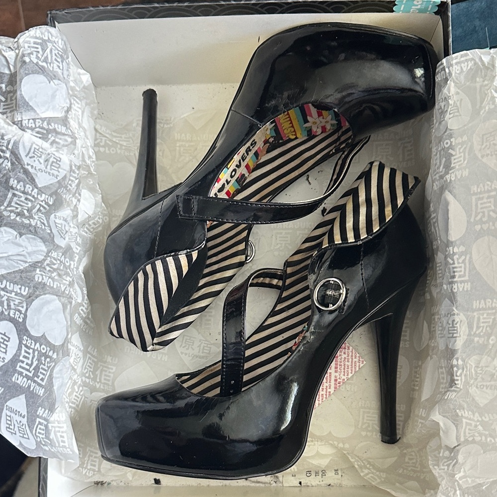 Harajuku Lovers Glossy Black Heels with Striped Interior
